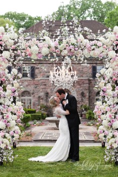 Jaw-Dropping Gorgeous Wedding Flower Ideas